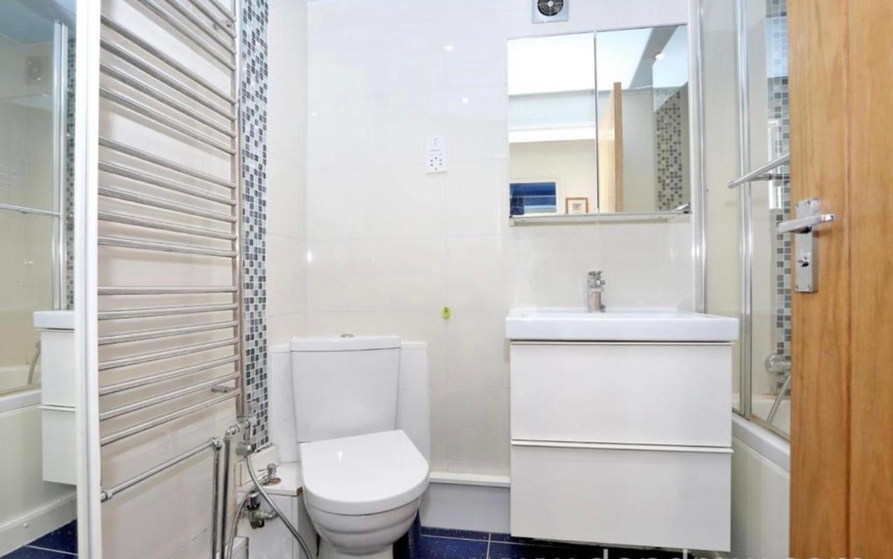 Luxury Double Blue Room Лондон Екстериор снимка