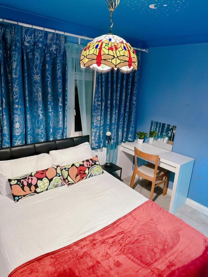 Luxury Double Blue Room Лондон Екстериор снимка